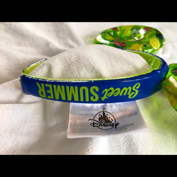 🧚🏼♀️NEW Minnie Mouse Pool Float Ears - Picture 4 of 6